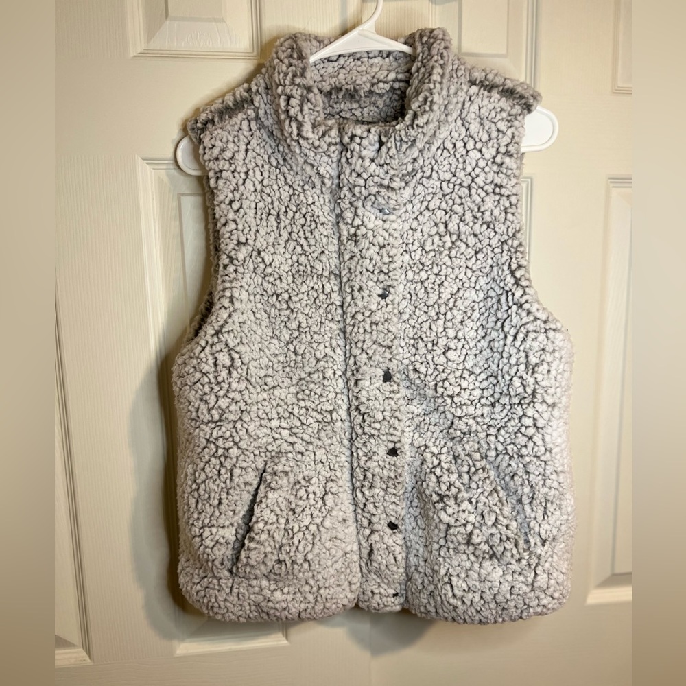 White Sherpa vest with grey undertones